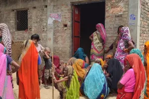 कौशांबी: कुल्हाड़ी से काट दी बहन की गर्दन, भूसा के ढेर में लाश छुपाकर हुआ फरार  