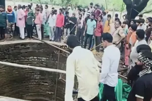 MP में दर्दनाक हादसा: बछड़े को बचाने कुएं में उतरे 6 लोग, दम घुटने से तीन की मौत, दो की हालत गंभीर