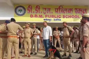 देवरिया में स्कूल प्रबंधक की सोते समय धारदार हथियार से हत्या, कुल्हाड़ी से ताबड़तोड़ वार कर धड़ से सिर किया अलग