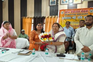 Barabanki News: बिजली, पानी और शिक्षा की समस्याओं पर हुई चर्चा, अधिकारियों ने दिया समाधान का आश्वासन