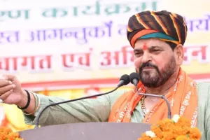 मनुस्मृति गर्व का विषय, कांग्रेस ने की संविधान से छेड़छाड़, बृजभूषण सिंह ने राहुल गांधी को दी पढ़ने की नसीहत 