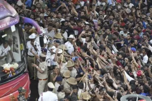 RCB की विक्ट्री परेड में 11 मौतों का जिम्मेदार कौन? BCCI सेक्रेटरी ने बताई आयोजकों की गलती! जानें क्या कहा