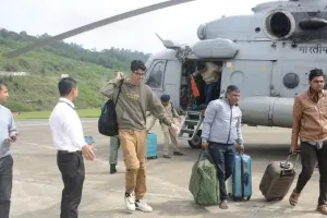   सिक्किम में बचाव अभियान फिर शुरू, 17 और लोगों को किया गया रेस्क्यू, चाटेन में 47 पर्यटक अब भी फंसे 