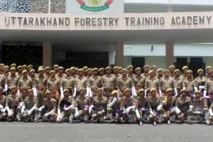 जंगलात को मिले 122 आरक्षी, पासिंग आउट परेड में दिखाया दम    