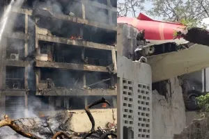 विमान हादसे की जांच के लिए खाली कराया जा रहा medical College छात्रावास, बोइंग 787 ड्रीमलाइनर कैंटीन परिसर में हुआ था दुर्घटनाग्रस्त