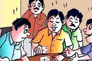 प्रतापगढ़ के जुआरियो पर चला यूपी पुलिस का हंटर, कांशीराम कालोनी से जब्त किये वाहन-आभूषण समेत  5.69 लाख कैश