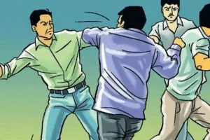 मामूली बात पर भिड़ गए दो पक्ष, मारपीट के बाद सीएम को कहे गए अपशब्द, पुलिस ने संभाला मोर्चा