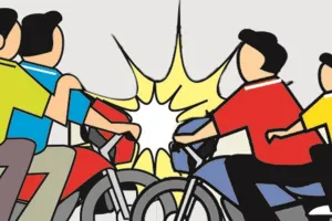 कौशांबी : दो मोटरसाइकिल की टक्कर में 1 व्यक्ति की मौत, पत्नी समेत 6 माह का बच्चा घायल