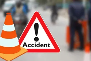 नानपारा सड़क हादसे में दो युवकों की मौत: तेज रफ्तार वाहन ने मारी टक्कर, मौके से फरार हुआ चालक