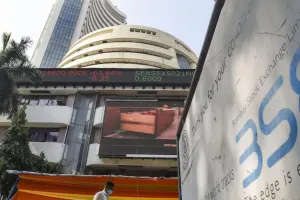 कारोबार की शुरुआत सकारात्मक रुख के साथ, सेंसेक्स-निफ्टी उछले, डॉलर के मुकालबे रुपया मजबूत 