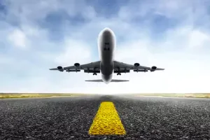 न लेजर लाइट, न उड़ेगी पतंग! लखनऊ एयरपोर्ट के 10 किमी के दायरे में लगेगा प्रतिबंध 