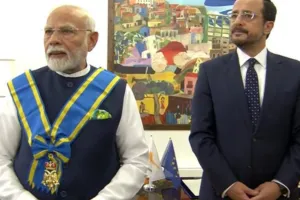 साइप्रस के सर्वोच्च नागरिक सम्मान से सम्मानित हुए PM मोदी, बिजनेस मीट में बोले-दुनिया की बड़ी अर्थव्यवस्था बनने की ओर बढ़ रहा भारत