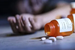 शादी में जाने से रोका, महिला ने जहर खा लिया