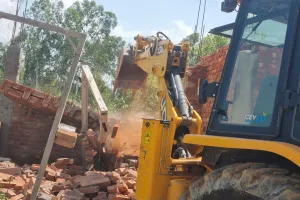Bareilly: भोजीपुरा के इस गांव में चार अवैध कालोनियों पर बीडीए ने चलाया बुलडोजर