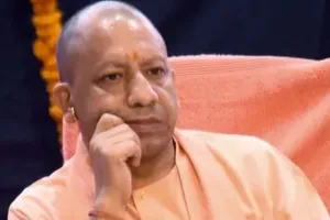 CM योगी ने सुनीं 200 लोगों की समस्याएं: जनता दर्शन में निस्तारण के दिए निर्देश, कहा-किसी के साथ नहीं होगा अन्याय 
