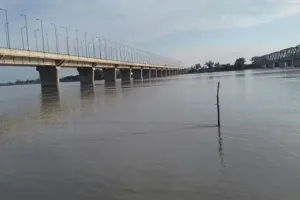 बदायूं: पहाड़ों से आने वाला पानी बढ़ा रहा गंगा का जलस्तर