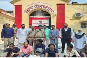 कानपुर : जुर्माना नहीं भर पाने के कारण सजा काट रहे कई बन्दी जेल से रिहा 