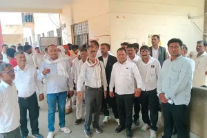 कोरांव तहसील में एसडीएम के खिलाफ अधिवक्ताओं की हड़ताल जारी