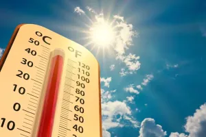Heat Wave: गर्मी के प्रकोप से आमजन को बचाने के लिए वाराणसी नगर निगम ने किए विशेष इंतजाम 