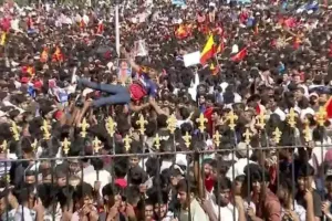 बेंगलुरु : RCB की विक्ट्री परेड से पहले चिन्नास्वामी स्टेडियम के बाहर भगदड़, 11 की मौत, 30 घायल  