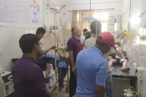 कासगंज:  खाना बनाते वक्त गैस सिलेंडर मे लगी आग...तीन लोग गंभीर रूप से झुलसे