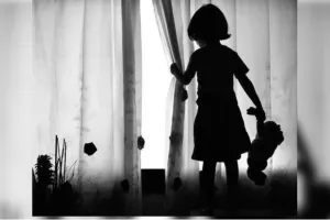 Lucknow : आलमबाग मेट्रो स्टेशन के पास ढाई साल की बच्ची से दरिंदगी, CCTV में आरोपित की करतूत कैद 