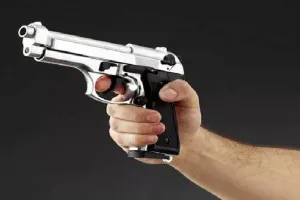 Bareilly: रिटायर्ड बीमा कर्मी से 20 लाख ठगे...वापस मांगने पर ताना तमंचा