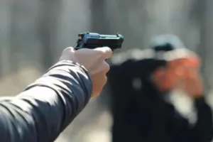  लखनऊ में दो गुटों में वर्चस्व की लड़ाई :  फायरिंग कर फैलाई दहशत, दो आरोपित गिरफ्तार