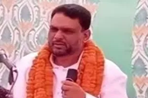 बदायूं: 'नेता बनने का शौक है तो बनवारी सिंह की चौखट को करना पड़ेगा सलाम'