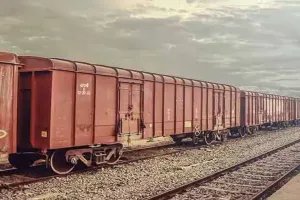 शाहजहांपुर: हरदुआ जा रही मालगाड़ी की कपलिंग टूटी, दो भागों में बंटी