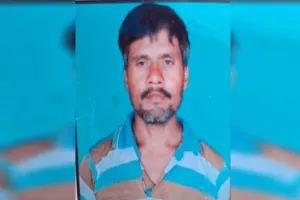 बदायूं: काम करने गए राजमिस्त्री का सड़क किनारे पड़ा मिला शव