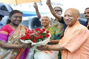 बरेली पहली बार आईं राष्ट्रपति द्रौपदी मुर्मू का सीएम ने किया स्वागत...IVRI के दीक्षांत समारोह में पहुंचीं