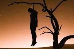 लखीमपुर खीरी: आम के पेड़ से युवक का शव लटका मिलने से मचा हड़कंप 