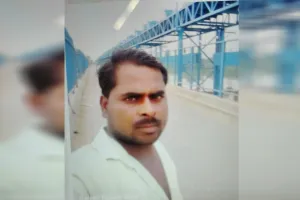 रामपुर: पॉपुलर के पेड़ से युवक का शव लटका मिलने से मचा हड़कंप 