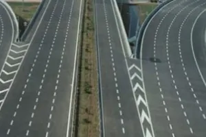 ग्रेटर नोएडा के औद्योगिक विकास के साथ कदमताल करेंगे आगरा और प्रयागराज