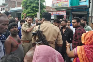 Sultanpur Crime News : सुल्तानपुर में पुलिस की पिटाई के विरोध में हाईवे जाम