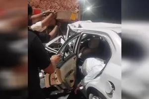 अमरोहा: रफ्तार ने छीनीं दो जिंदगियां...कार सवारों के लिए काल बनी ईंट लगी ट्रैक्टर ट्रॉली