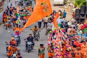 यूपी कांवड़ यात्रा: दुकानों पर अब दुकानदार का नहीं, दुकान का नाम प्रदर्शित करना होगा अनिवार्य, क्यूआर कोड से ले सकेंगे जानकारी