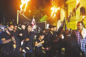 Muharram 2025: या सकीना या अब्बास की सदाओं से गूंज उठा माहौल, दरिया वाली मस्जिद से निकला अलम फातहे फुरात