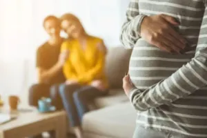 राजधानी में किराए की कोख का आया तीसरा आवेदन, जानें कौन बन सकता है Surrogate Mother