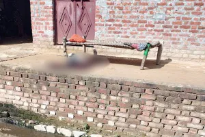 बदायूं : घर के बाहर सो रहे बुजुर्ग की धारदार हथियार से वार करके हत्या
