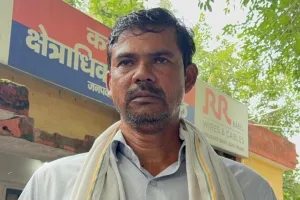 संभल : दरोगा ने ग्राम प्रधान को हवालात में बंद कर मारे 100 पट्टे, उधड़ गई खाल