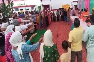 पीलीभीत : विहिप ने कराई छह लोगों की घर वापसी, धर्म परिवर्तन न करने की दिलाई शपथ