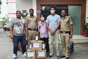 10 पेटी अंग्रेजी और देसी शराब के साथ चार तस्कर गिरफ्तार