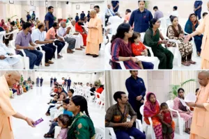 जनता दर्शन: CM योगी ने सुनी लोगों की समस्याएं, बच्चों कों बांटी टॉफी-चॉकलेट