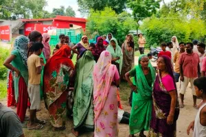 रामपुर : घर से स्कूल के लिए निकली छात्रा का जंगल में मिला शव