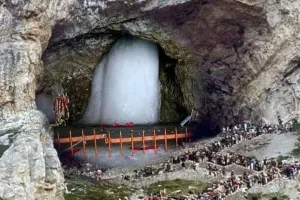 Amarnath Yatra 2025 : अमरनाथ यात्रा का  तीसरा जत्था कश्मीर रवाना, इस बार 6,400 तीर्थयात्री हुए शामिल