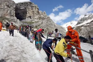 Amarnath Yatra 2025: खराब मौसम के कारण जम्मू से अमरनाथ यात्रा स्थगित, भूस्खलन के चलते महिला श्रद्धालु की मौत, तीन अन्य घायल