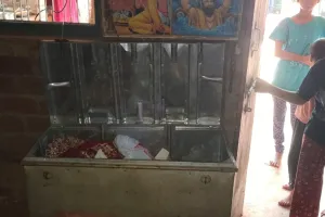 मल्लावां में एक ही गांव में तीन घरों को बनाया निशाना, 40 हजार नगदी समेत सोने-चांदी के आभूषण ले उड़े चोर