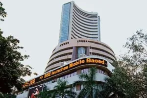 IT शेयरों में लिवाली से बाजार में मजबूती: सेंसेक्स 270 अंक चढ़ा, निफ्टी 25,500 अंक के ऊपर बंद 